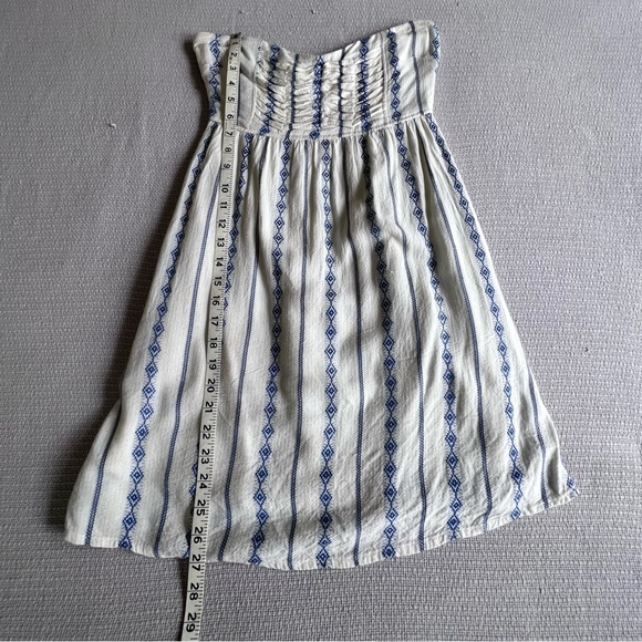 O’Neill strapless dress with no-slip elastic top with full lining. - Picture 4 of 6